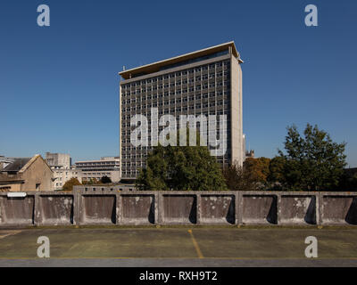 Plymouth Civic Center ist ein ehemaliger Principal administrative Zentrum von Plymouth, Devon, England. Eröffnet im Jahr 1962. Stockfoto