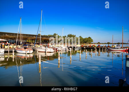 Österreich, Neusiedlersee, 09/12/2018: Podersdorf am See ist eine Gemeinde im Bezirk Neusiedl am See im Burgenland im Osten Österreichs am Ufer Stockfoto