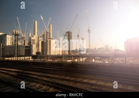 Battersea Power Station Sanierung in den frühen Morgenstunden Stockfoto