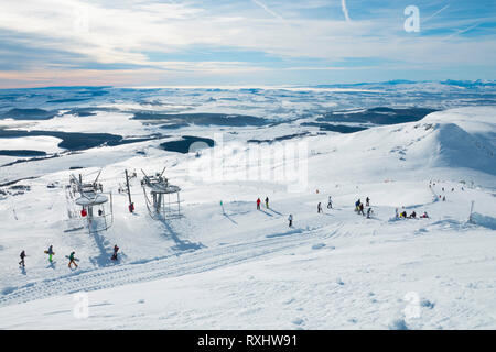 Frankreich, Puy-de-Dome (63), Besse-et-Saint-Anastaise, ski Station von Besse-et-Saint-Anastaise, Skilift von Puy de la Perdrix Stockfoto