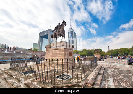 Monterrey, Mexiko, 11. Dezember, 2018: Monterrey, Sehenswürdigkeiten Macroplaza (La Gran Plaza) Square im historischen Stadtzentrum, die Siebtgrößte PLAZA im w Stockfoto