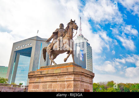 Monterrey, Mexiko, 11. Dezember, 2018: Monterrey, Sehenswürdigkeiten Macroplaza (La Gran Plaza) Square im historischen Stadtzentrum, die Siebtgrößte PLAZA im w Stockfoto