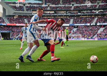 Atletico de Madrid Victor Machin 'Vitolo' und CD Leganes von Rodrigo Tarin Higon während La Liga Match zwischen Atletico de Madrid und CD Leganes an Wanda Metropolitano Stadion in Madrid. (Endstand Atletico de Madrid 1-0 CD Leganes) Stockfoto