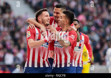 Atletico de Madrid Saul Niguez (L) und Engel Martin Correa (R) feiern Ziel während La Liga Match zwischen Atletico de Madrid und CD Leganes an Wanda Metropolitano Stadion in Madrid. (Endstand Atletico de Madrid 1-0 CD Leganes) Stockfoto