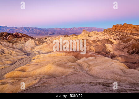 Zabriskie Point bei Sonnenaufgang Stockfoto