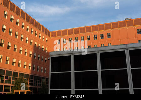 Mailand, Lombardei, Italien: modernes Gebäude im neuen Quartal Bicocca Stockfoto