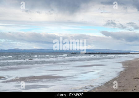 Ayr Bay Blick nach Norden zu den Alten Ayr Hafen im Westen von Schottland. Stockfoto