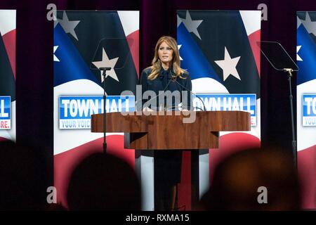 Us-First Lady Melania Trump liefert eine Adresse bei einem Opioid Rathaus im Westgate Las Vegas Resort und Casino März 5, 2019 in Las Vegas, Nevada. Stockfoto