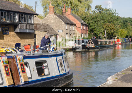 Lastkähne an schüren Bruerne Northamptonshire England Stockfoto