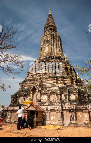 Kambodscha, Phnom Penh, Oudong, Anbeter an Damrel Sam Poan Stupa, von König Chey Vhetha II für König Soriyopor der Asche gebaut Stockfoto