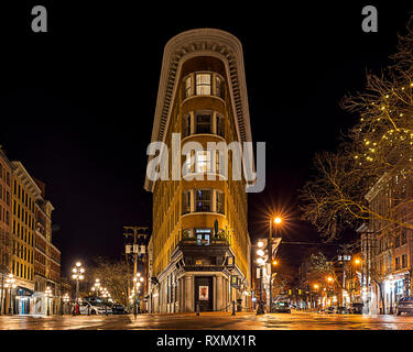 Hotel Europa bei Nacht, Gastown, Vancouver, British Columbia, Kanada Stockfoto