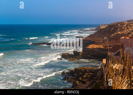 Atlantik Küste Landschaft mit schweren Wellen, Essaouira, Marokko Stockfoto