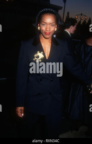 CENTURY CITY, CA - 12. Februar: Schauspielerin Angela Bassett besucht Veranstaltung am 12 Februar, 1994 im Century Plaza Hotel in Century City, Kalifornien. Foto von Barry King/Alamy Stock Foto Stockfoto