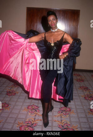 CENTURY CITY, CA - 12. Februar: Schauspielerin besucht Veranstaltung am 12 Februar, 1994 im Century Plaza Hotel in Century City, Kalifornien. Foto von Barry King/Alamy Stock Foto Stockfoto