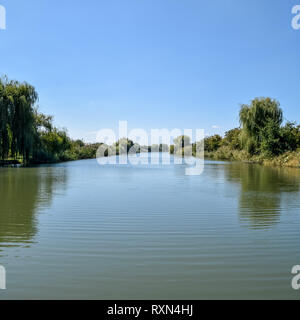 Poltawa Yerik. Landschaft Fluss, Wasser und Bäume Stockfoto