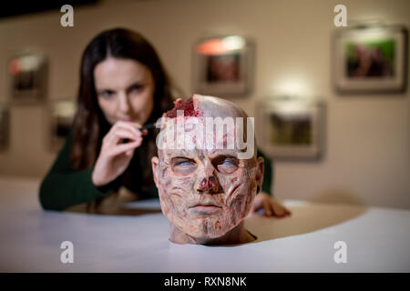 Vorschau auf der offiziellen The Walking Dead Immersive Kunst Galerie Ausstellungen beinhalten interaktive set Erholungen und prop Repliken, terrifying immersive Momente und preisgekrönte Fan Art, die für die Öffentlichkeit am 8. Februar und 9. in der Alten Truman Brauerei, Brick Lane. Mit: Atmosphäre, Wo: London, London, Großbritannien Wann: 07 Feb 2019 Credit: Tom Nicholson/PinPep/WENN.com Stockfoto