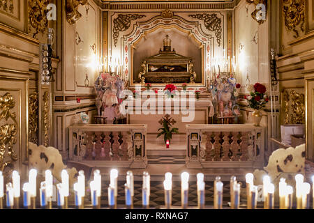 Neapel Kampanien Italien. San Gregorio Armeno (St. Gregor von Armenien) ist eine Kirche und ein Kloster in Neapel, Italien. Es ist eine der wichtigsten Baro Stockfoto