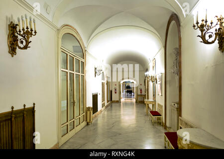 Neapel Kampanien Italien. Die Real Teatro di San Carlo (Königliches Theater von Saint Charles), seinen ursprünglichen Namen unter den Bourbon Monarchie, sondern heute bekannt als Stockfoto