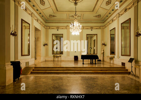 Neapel Kampanien Italien. Die Real Teatro di San Carlo (Königliches Theater von Saint Charles), seinen ursprünglichen Namen unter den Bourbon Monarchie, sondern heute bekannt als Stockfoto