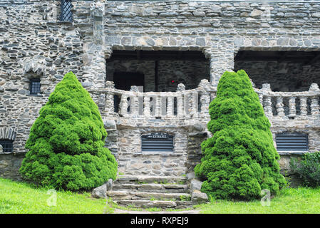 Das Wahrzeichen Gillette Schloss Exterieur und Rasen im East Haddam Connecticut. Stockfoto