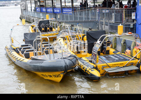 Thames Rippe Erfahrung inflatibles günstig auf der Themse in der Nähe des Tower von London, Großbritannien Stockfoto