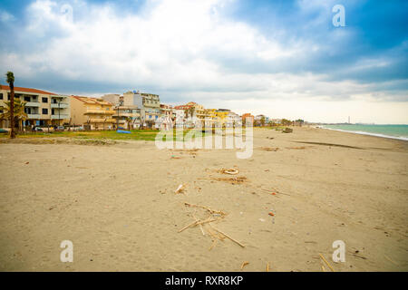 Capo di Orlando, Italien - 06.02.2019: Strand von Capo di Orlando mit seinen Stränden an der Nordküste von Sizilien, Italien Stockfoto