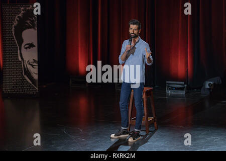 Lissabon, Portugal. 9. Mär 2019. Portugiesische Stand-up-Comedian, Antonio Raminhos, während seiner Einzelausstellung, O Melhor Do Pior Credit: Alexandre de Sousa/Alamy leben Nachrichten Stockfoto