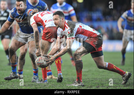 Wakefield, Großbritannien. 10. März 2019. Mobile Rakete Stadion, Wakefield, England; Rugby League Betfred Super League, Wakefield Trinity vs Hull Kingston Rovers; Danny McGuire führt die Hull Kingston Rovers angreifen. Credit: Dean Williams/Alamy leben Nachrichten Stockfoto