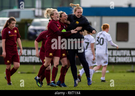 Swansea City host Cardiff trafen an llandarcy Sports Academy. Ein 0-0 war genug zu sichern, der Welsh Premier League für Frauen. Quelle: Lewis Mitchell Stockfoto