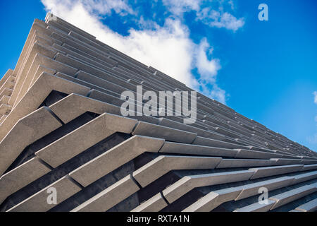 Ein Schnittbild des beeindruckenden V&A Museum in Dundee entworfen von weltberühmten Architekten Kengo Kuma Stockfoto