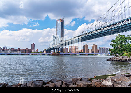 Manhattan Bridge über den East River Stockfoto