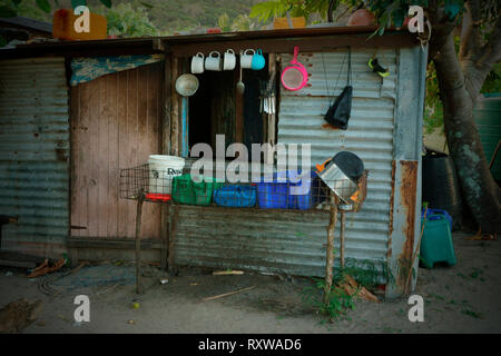 Outdoor Küche eines Dorfes Wohnung in Navotua, Fidschi Inseln, Südpazifik. Stockfoto