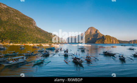 Skyline von cadlao Insel von El Nido Strand in Palawan, Philippinen Stockfoto