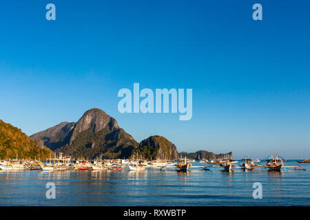 Skyline von cadlao Insel von El Nido Strand in Palawan, Philippinen Stockfoto