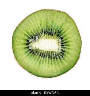 Scheibe Kiwi Makro auf weißem Hintergrund Stockfoto