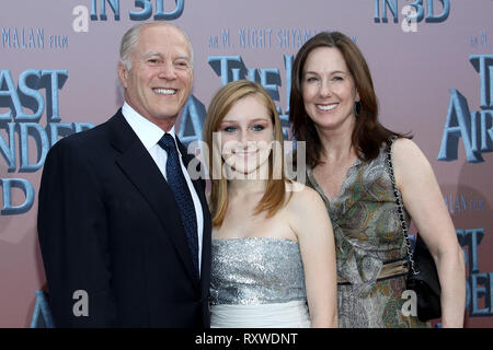 New York, NY, USA. 30 Jun, 2010. Produzent Frank Marshall, Gast- und, Executive Producer, Kathleen Kennedy am Mittwoch, Juni 30, 2010 New York Premiere von "The last airbender" in der Alice Tully Hall in New York, NY, USA. Quelle: Steve Mack/S.D. Mack Bilder/Alamy Stockfoto