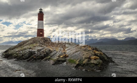 Leuchtturm Les Eclaireurs Insel in der Mitte des Beagle Kanal, in der Nähe von Ushuaia Stadt in Argentinien. Insel Feuerland, Patagonien. Stockfoto