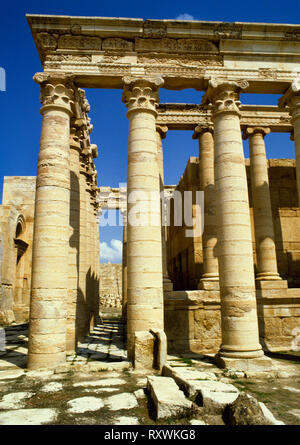 SW-Ecke des C1 stBC hellenistischen Stil Tempel in der zentralen heiligen Gehäuse (Temenos) der Karawane Stadt von Hatra (al-hadr), im Norden des Irak. Stockfoto