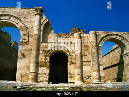 Hatra (al-hadr), im Norden des Irak: Blick NW von C 1./2 ndAD Iranischen Stil Tempel - Palast Komplex in der zentralen heiligen Gehäuse (Temenos) der Oasis-Stadt. Stockfoto