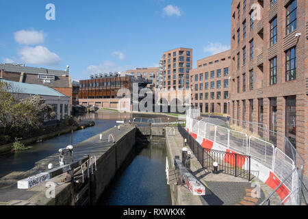 März 2019: Camden Town, die neue Camden Lock Village, von MACE Gruppe gebaut und von Labtech besessen nähert sich der Fertigstellung neben dem Regents Canal Stockfoto