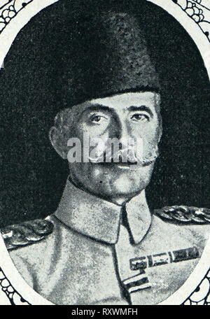 Esad Mehmed Pascha (1862-1952), bekannt als Mehmet Esat Bulkat nach dem Namen Gesetz 1934, war ein osmanischer General aktiv während der ersten Balkankrieg, wo er den Yanya Korps, und im Ersten Weltkrieg, wo er war der Ältere osmanischen Kommandanten in die Dardanellen Kampagne geführt. Stockfoto