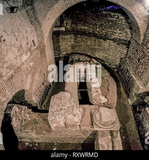 Italien, Latium, Rom u-Kirche von St. Crisogono - U-Bahn von n. Crisogono Stockfoto