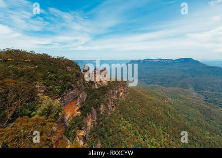 Die drei Schwestern von Echo Point in den Blue Mountains National Park bei Sonnenuntergang. Stockfoto