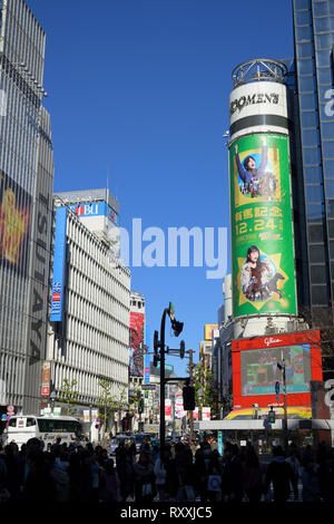 Die berüchtigte Kreuzung der Shibuya Station, Tokyo JP Stockfoto