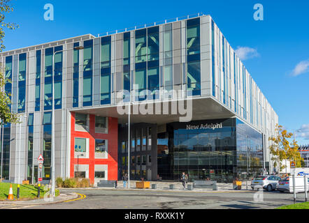 Die neue Adelphi Building (Arch. Stride Treglown, 2016), Universität Salford, Salford, Manchester, England, UK. Auch das Tor Gebäude bezeichnet. Stockfoto