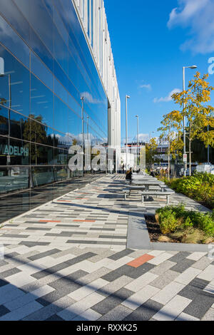 Die neue Adelphi Building (Arch. Stride Treglown, 2016), Universität Salford, Salford, Manchester, England, UK. Auch das Tor Gebäude bezeichnet. Stockfoto