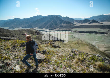 Berglandschaften der Chui Trakt, Altai. Tal Chuya. Petroglyphic komplexe Kalbak-Tash Stockfoto