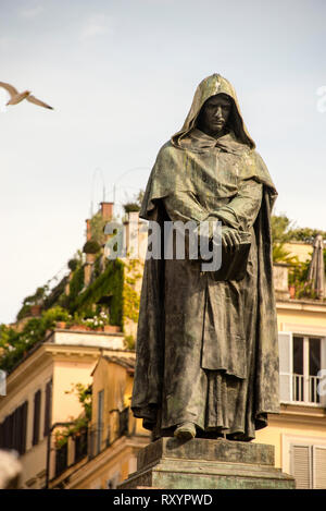 Denkmal des Philosophen Giordano Bruno am Campo de' Fiori in Rom, Italien. Stockfoto