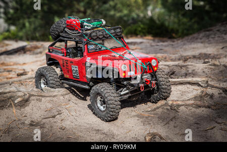 Fernbedienung Auto, Offroad Truck, lustige Aktivitäten mit einem RC-Car. Stockfoto