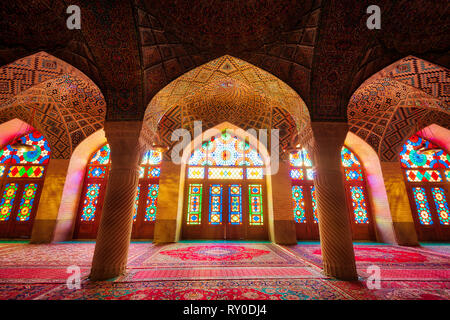 Nasir-ol-molk Moschee in Shiraz, Iran im Januar 2019 genommen, hdr genommen Stockfoto